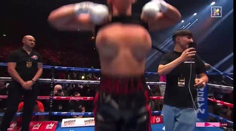 daniella hemsley boxing video|OnlyFans star Daniella Hemsley flashes crowd。